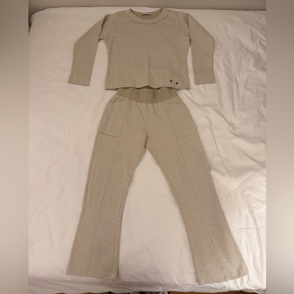 Mio Elegant Beige Women's Crewneck and Sweapants Set